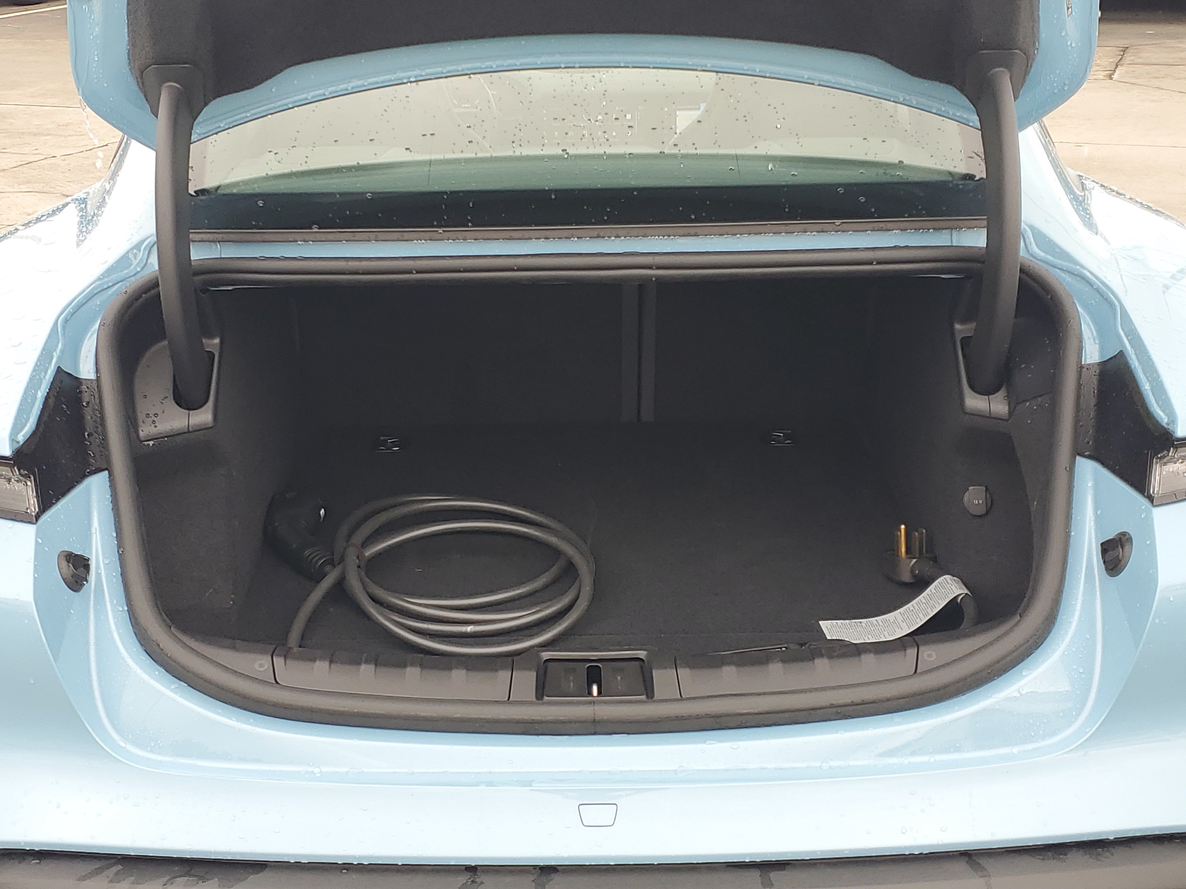 Used 2022 Porsche Taycan RWD image 9