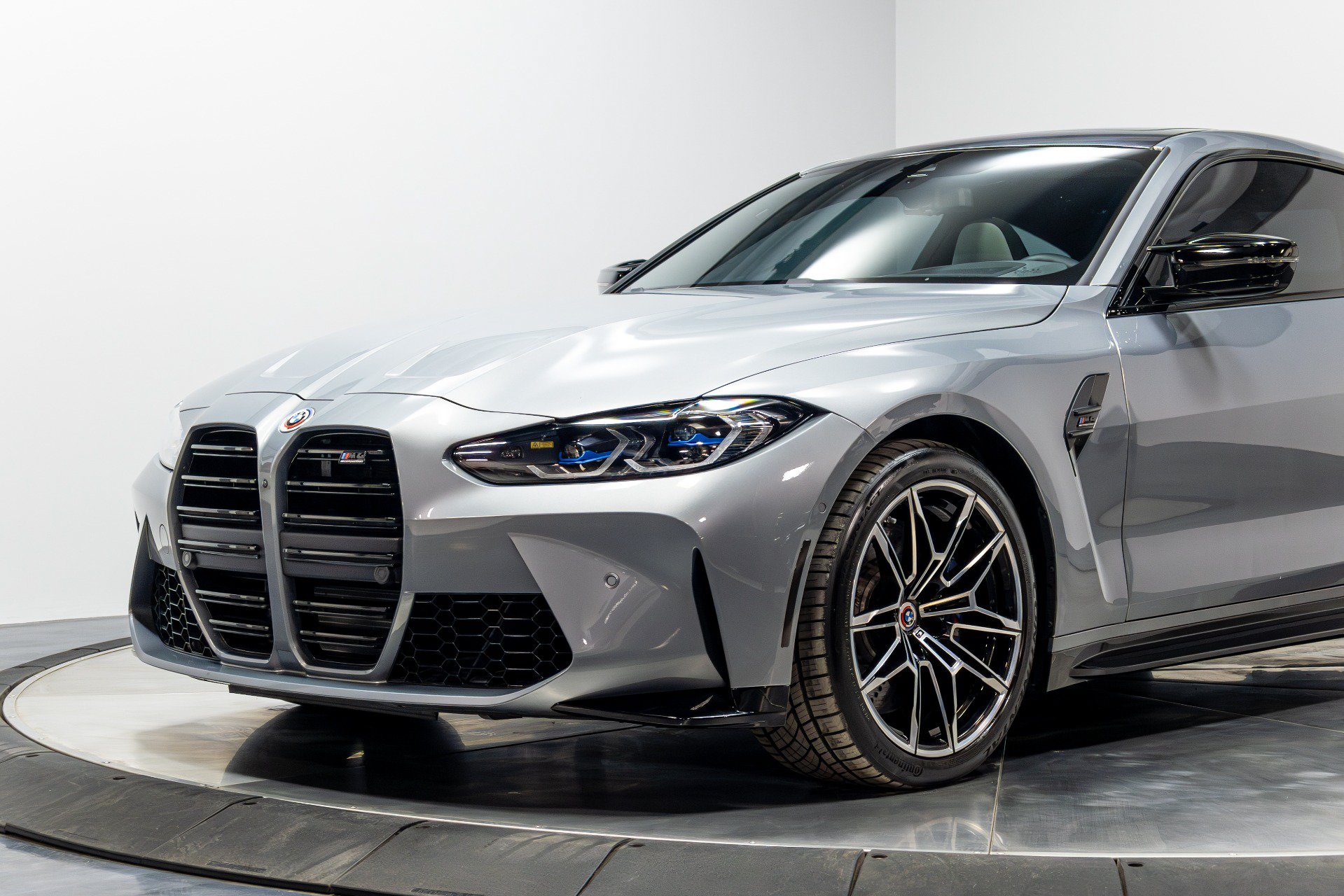 Used 2023 BMW M4 xDrive Competition w/ Executive Package AWD/4WD image 4