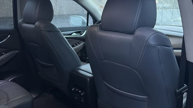 Used 2019 Buick Enclave Essence image 28