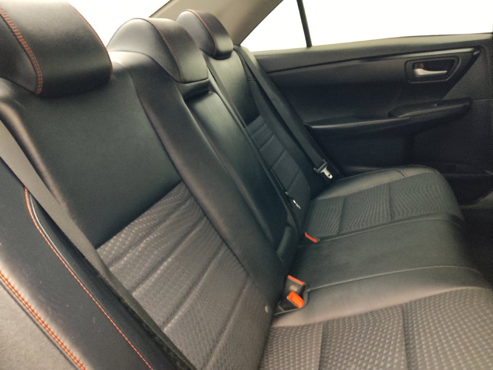Used 2015 Toyota Camry SE FWD image 19