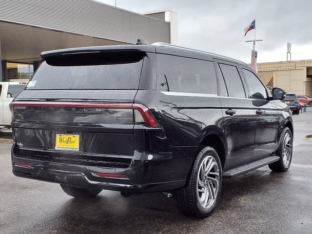 New 2026 Lincoln Navigator L Premier AWD/4WD image 2