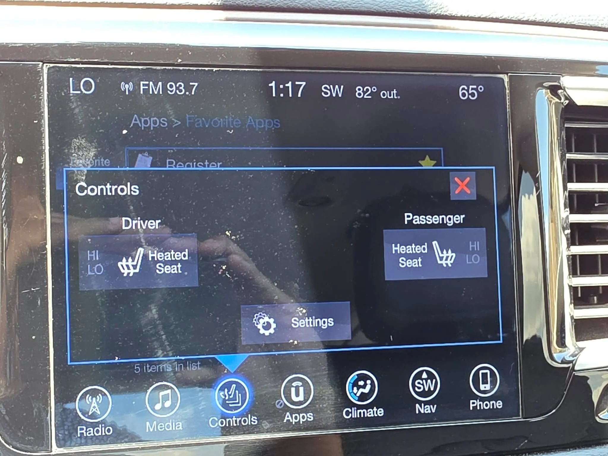 Used 2017 Chrysler Pacifica Touring-L w/ Tire & Wheel Group FWD image 25