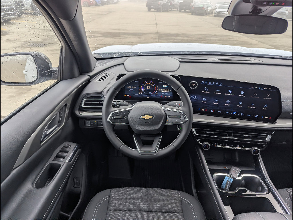 New 2026 Chevrolet Traverse LT w/ LPO, Floor Liner Package FWD image 3