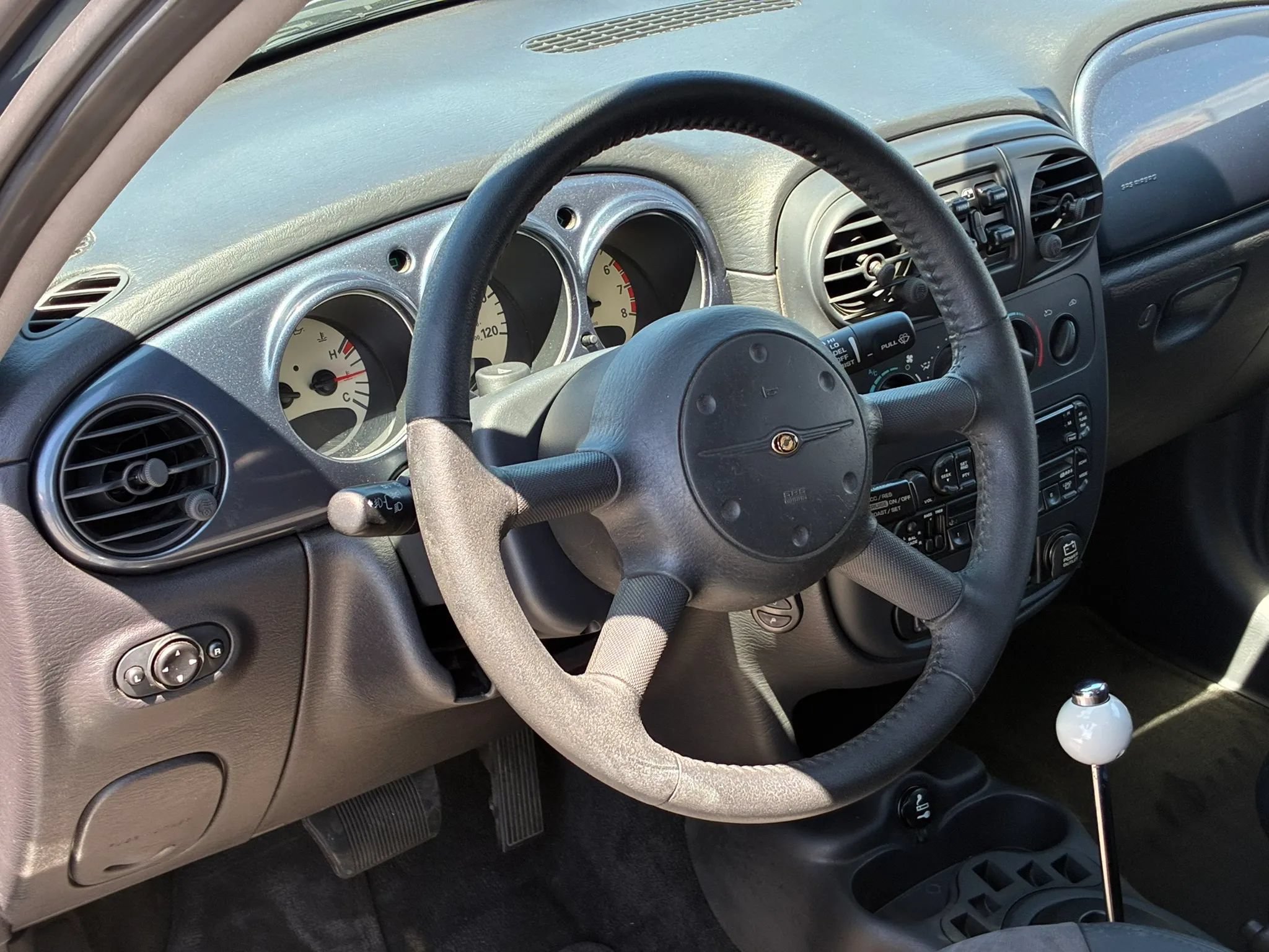 Used 2003 Chrysler PT Cruiser Limited FWD image 17