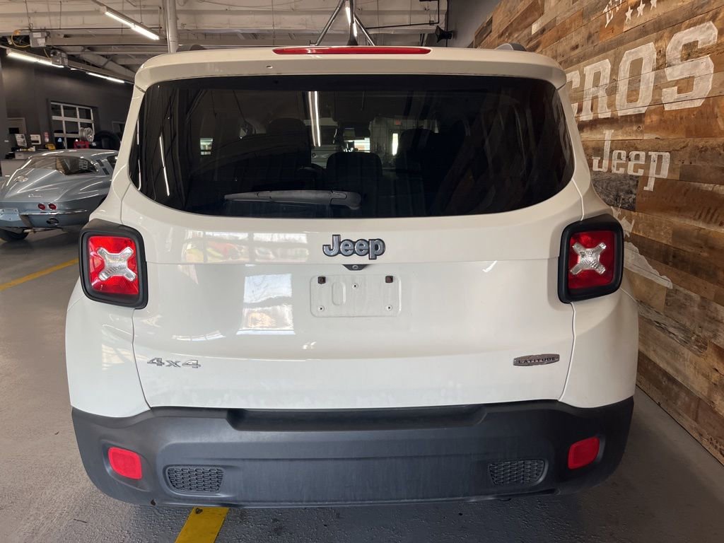 Used 2017 Jeep Renegade Latitude w/ Cold Weather Group image 7