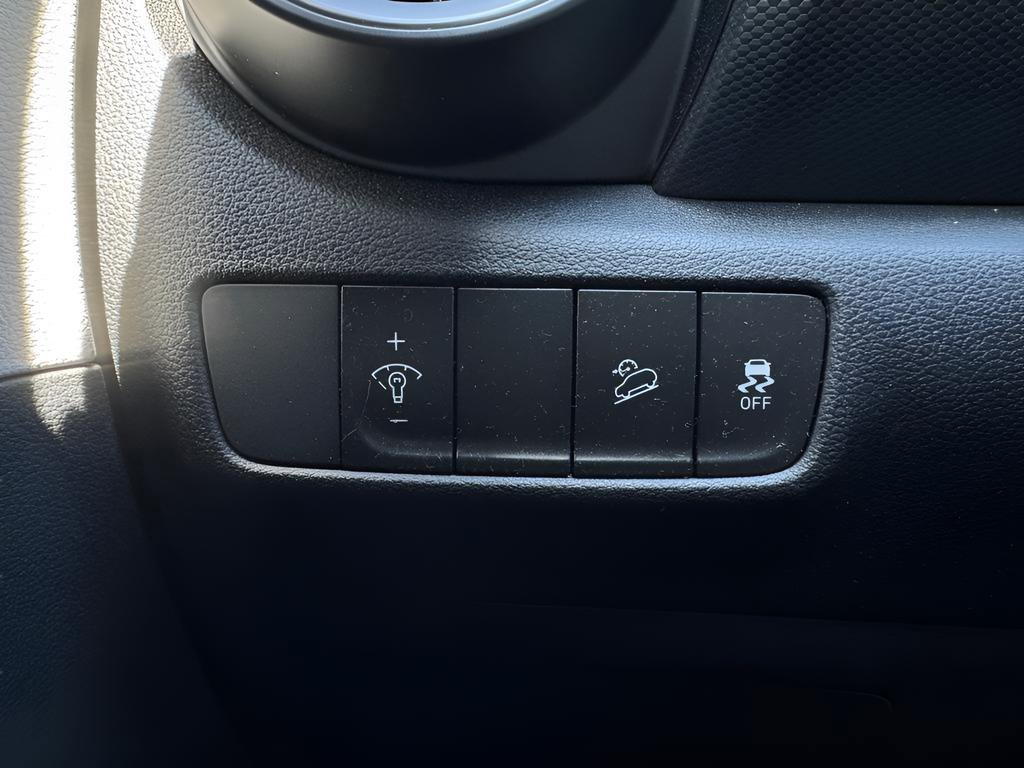 Used 2023 Hyundai Kona SEL image 23