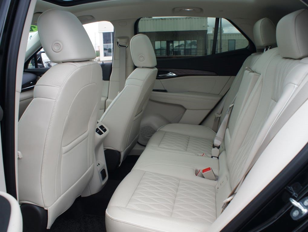 Used 2023 Buick Envision Avenir AWD/4WD image 15