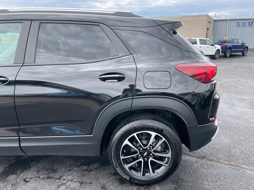 Used 2025 Chevrolet TrailBlazer LT AWD/4WD image 26