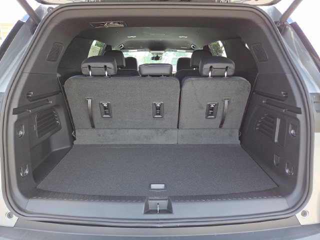 New 2027 Chevrolet Traverse LT w/ Driver Confidence Package AWD/4WD image 19