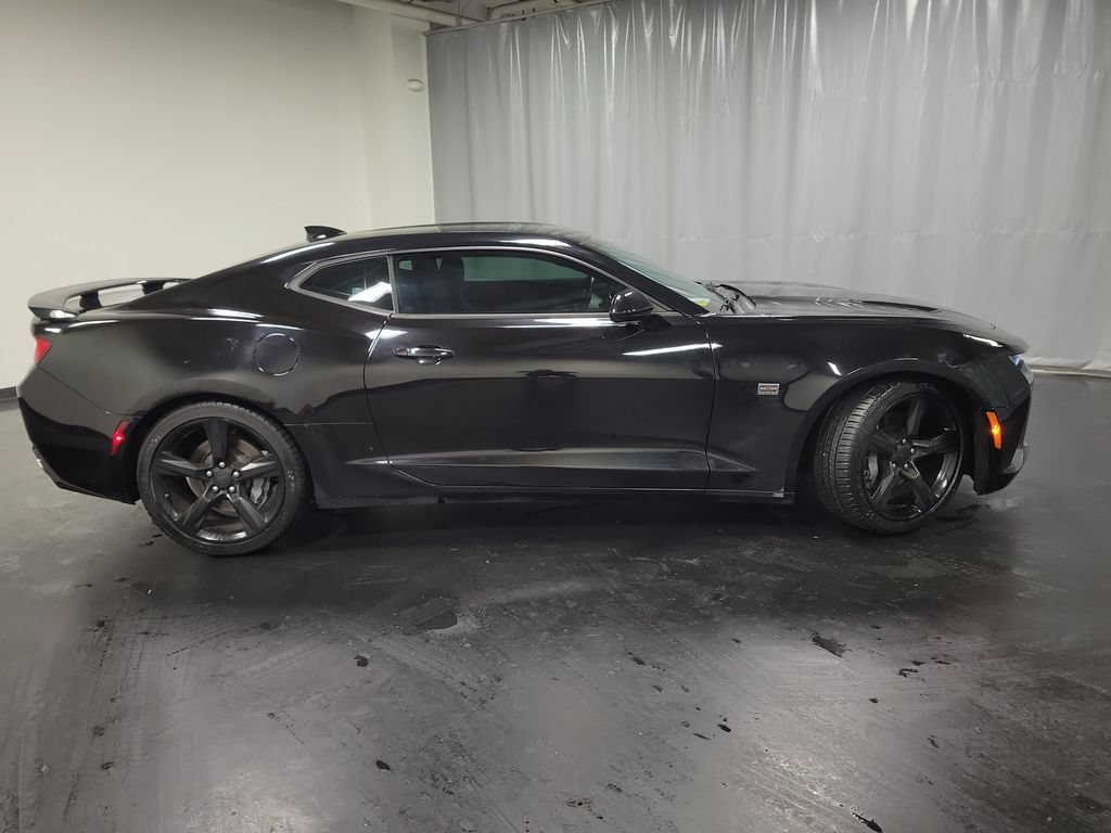 Used 2018 Chevrolet Camaro SS RWD image 10