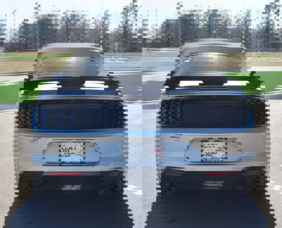 Used 2020 Ford Mustang Premium image 3