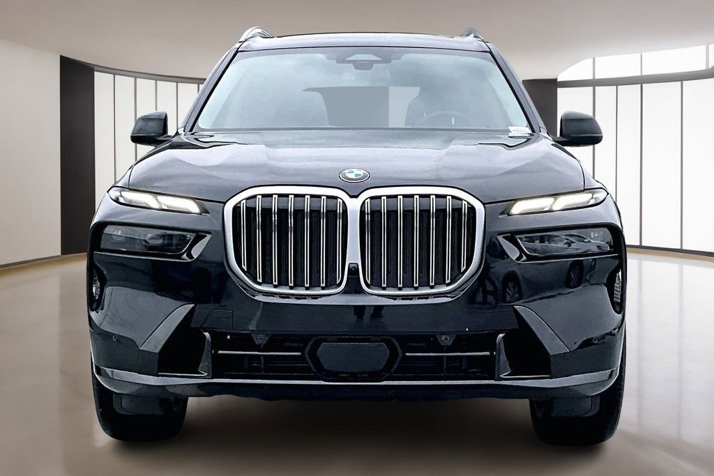 Used 2024 BMW X7 xDrive40i w/ Parking Assistance Package image 2