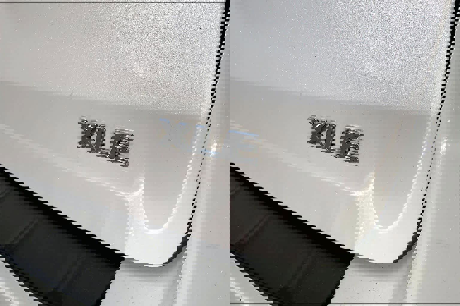 Used 2017 Toyota Sienna XLE image 8