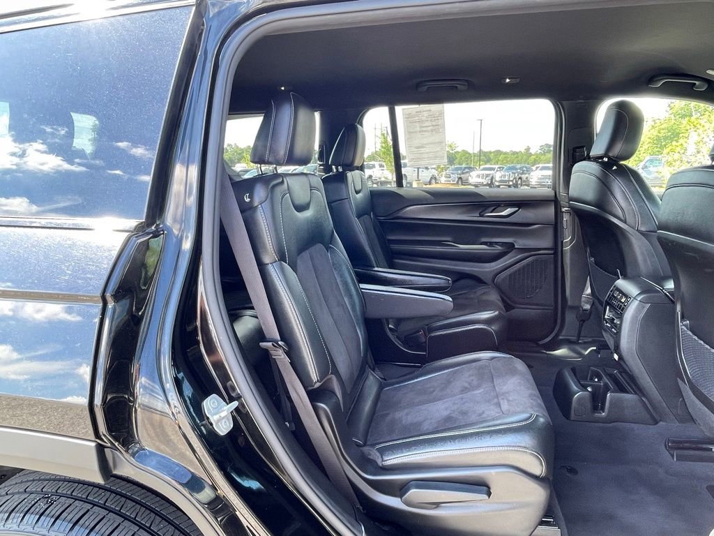Used 2023 Jeep Grand Cherokee L Laredo AWD/4WD image 44