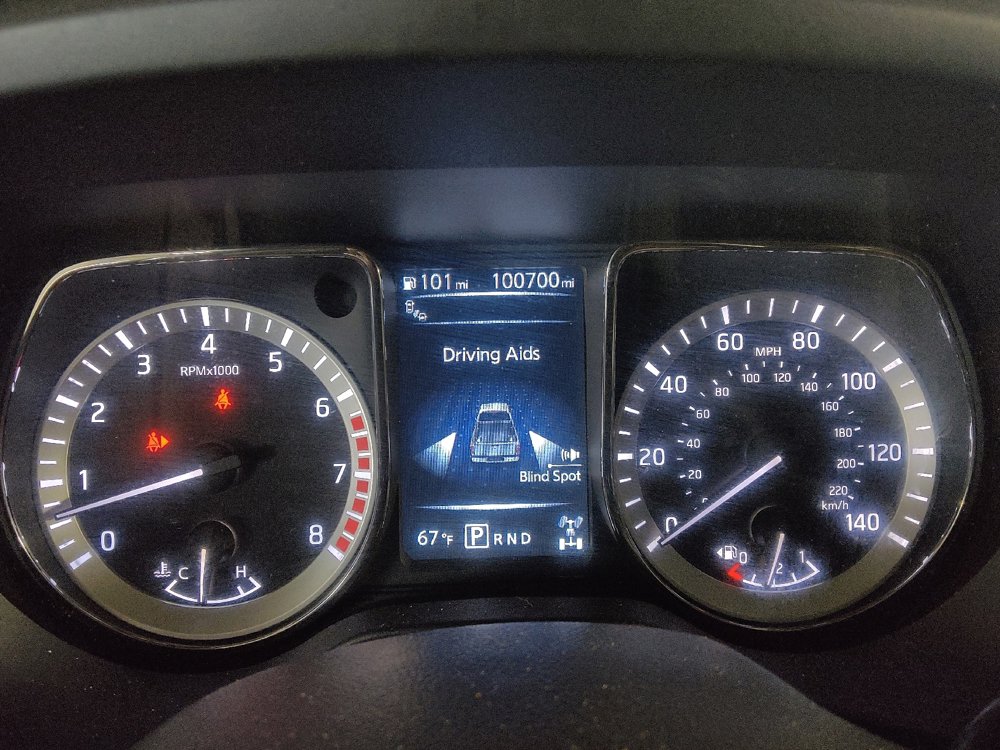 Used 2017 Nissan Titan SL image 23