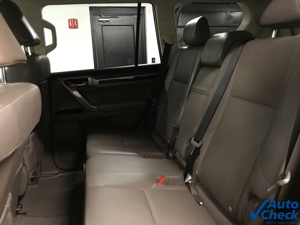 Used 2018 Lexus GX 460 w/ Navigation Package image 29