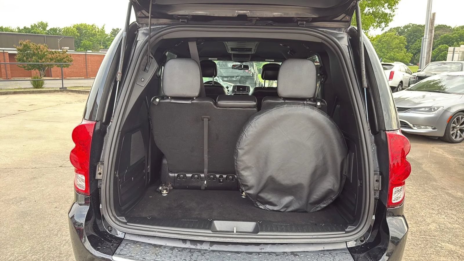 Used 2014 Dodge Grand Caravan R/T w/ Driver Convenience Group FWD image 14