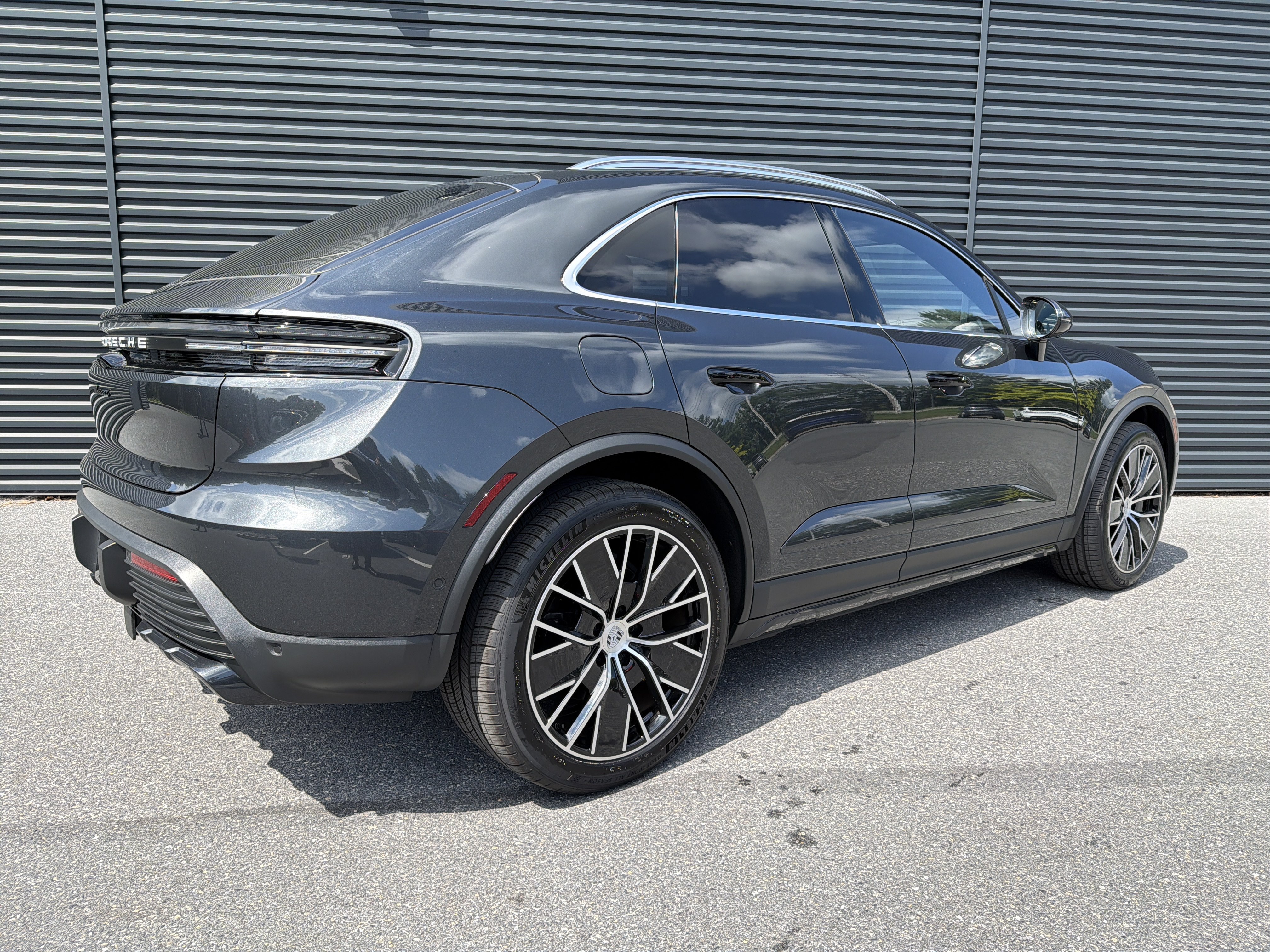 New 2025 Porsche Macan 4 Electric AWD/4WD image 5