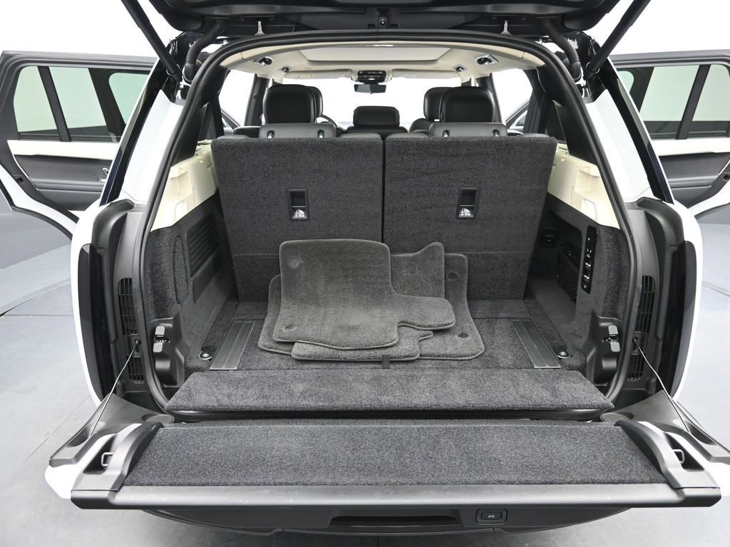 Used 2022 Land Rover Range Rover Long Wheelbase SE image 19