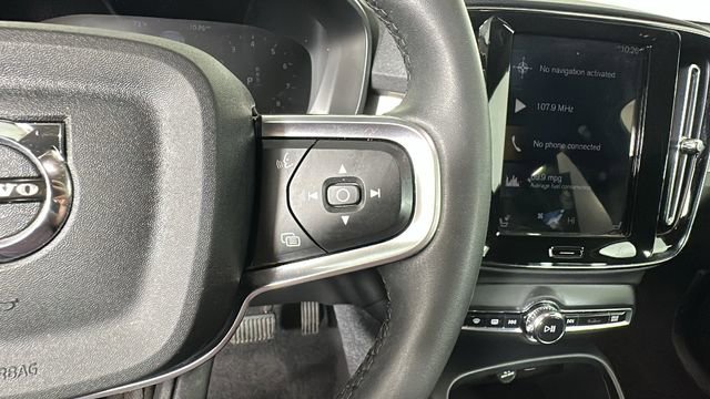 Used 2022 Volvo XC40 T5 Momentum AWD/4WD image 16