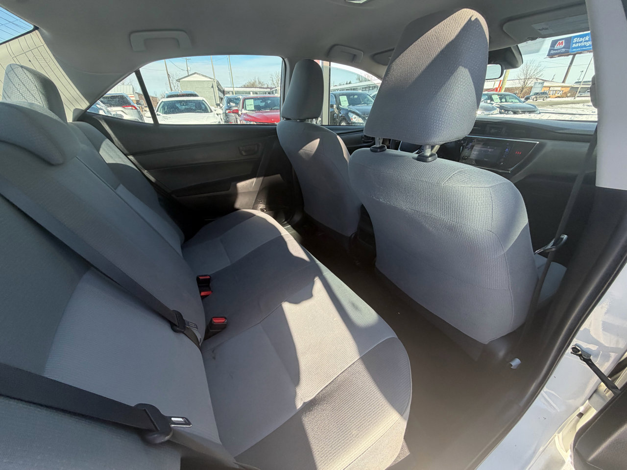 Used 2018 Toyota Corolla L image 11