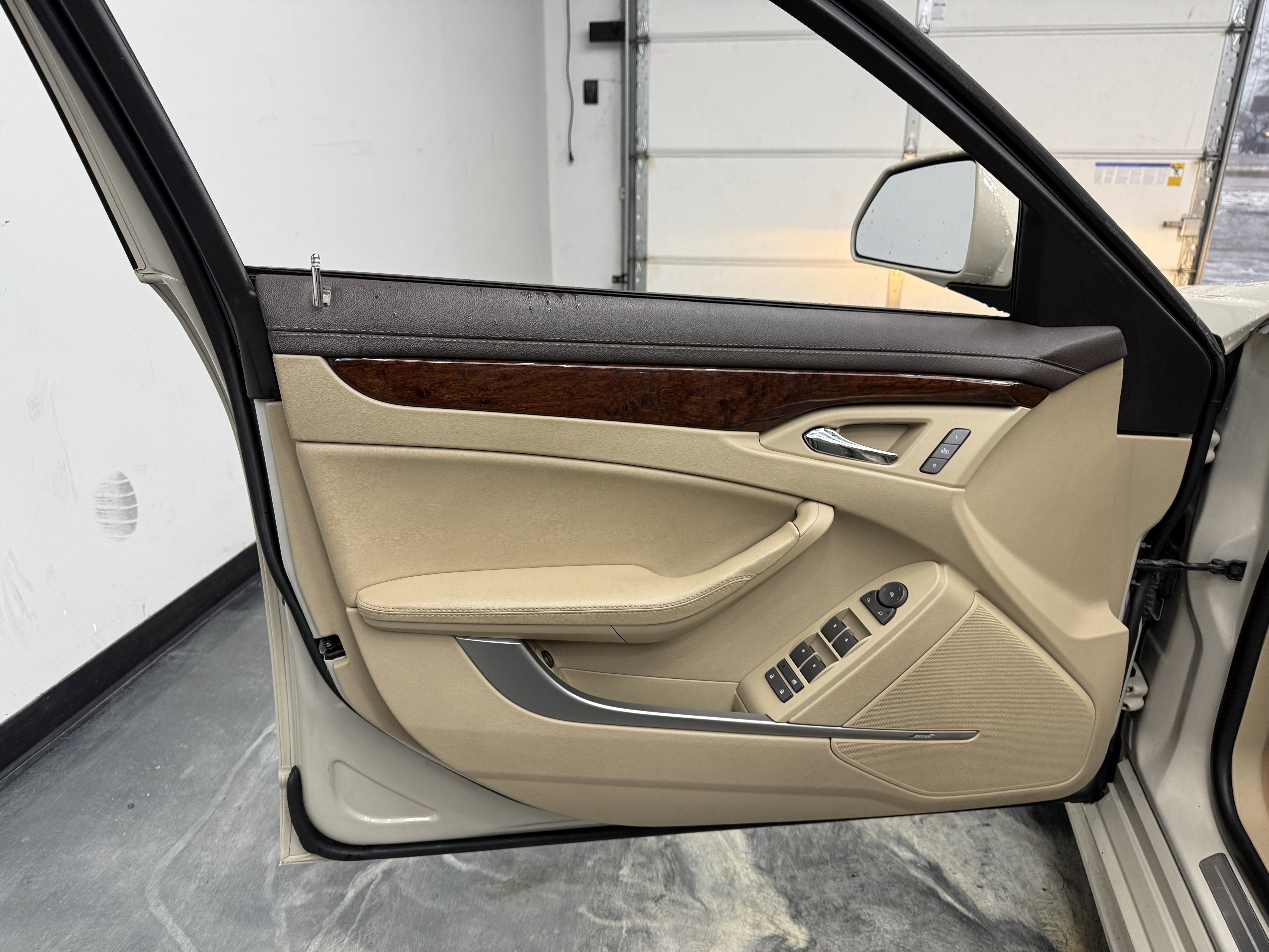 Used 2011 Cadillac CTS Luxury image 10