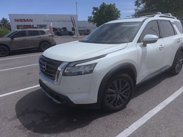 Certified 2022 Nissan Pathfinder SL w/ SL Premium Package AWD/4WD image 3
