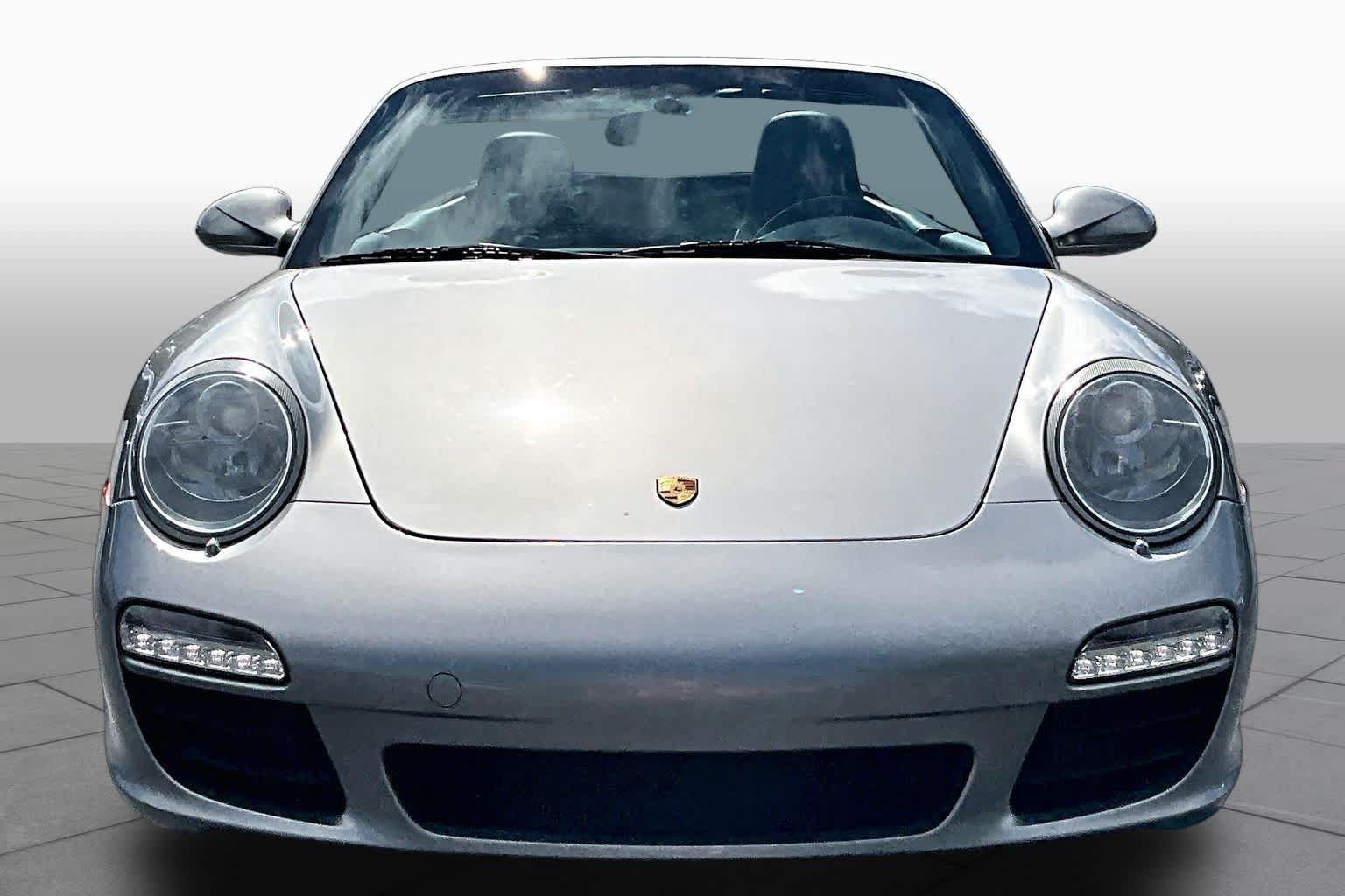 Used 2011 Porsche 911 Carrera RWD image 3
