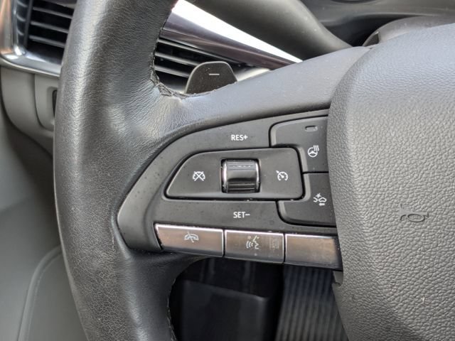 Used 2023 Cadillac XT4 Luxury w/ Cold Weather Package FWD image 31