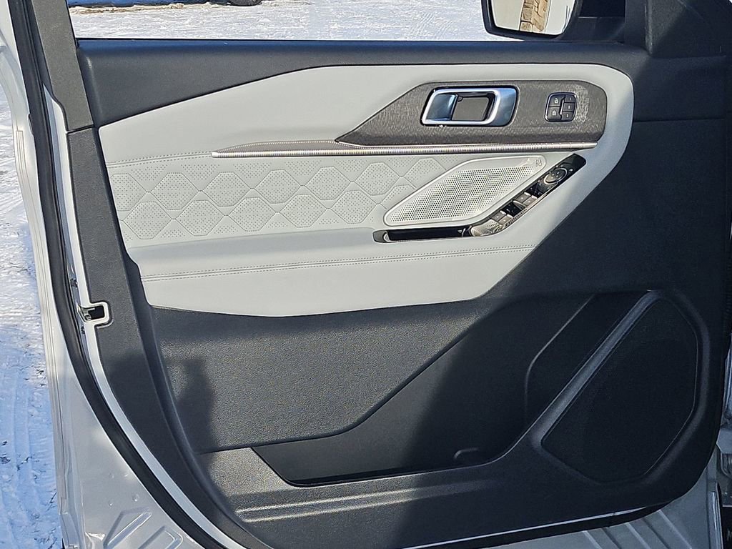 Used 2026 Ford Explorer Platinum w/ LUX Leather Package image 30