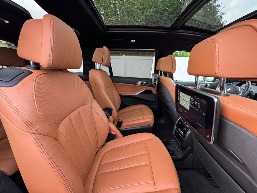 Used 2019 BMW X7 xDrive50i w/ M Sport Package AWD/4WD image 35