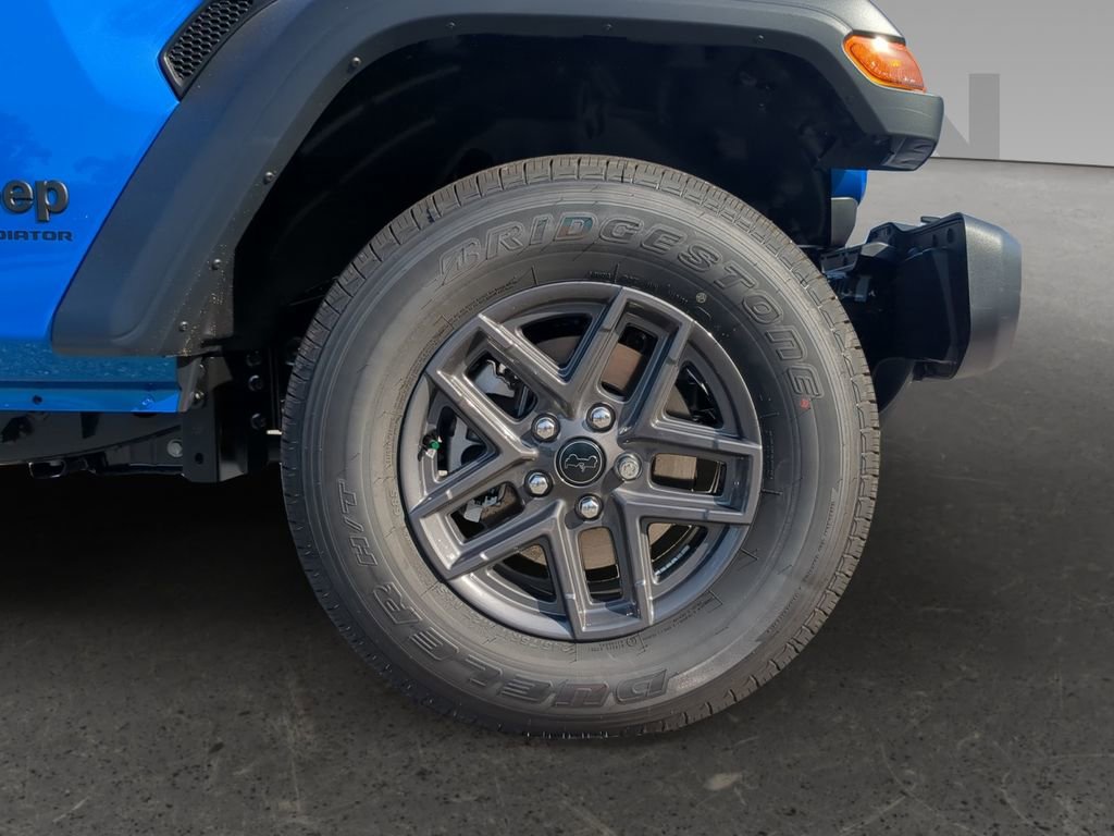 New 2025 Jeep Gladiator Sport image 24