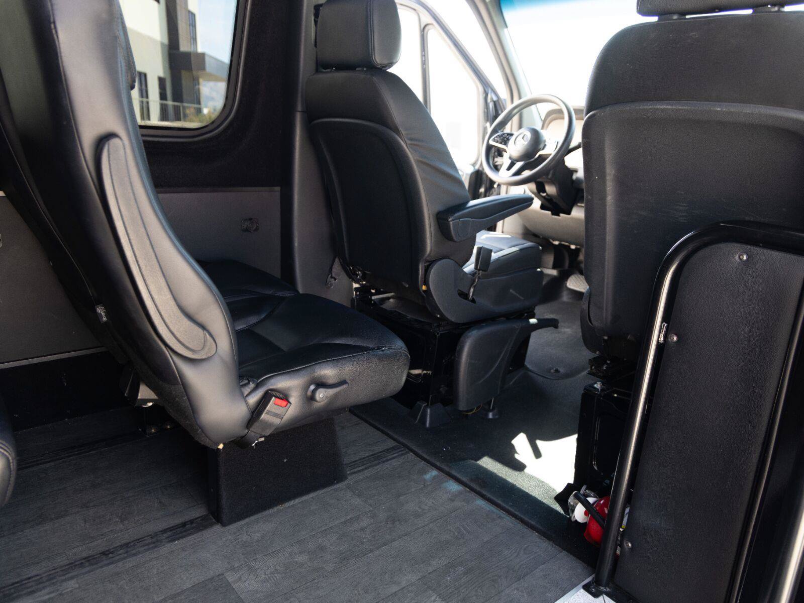 Used 2019 Mercedes-Benz Sprinter 3500 image 35
