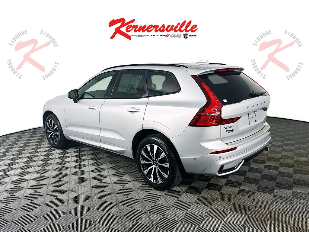 Used 2023 Volvo XC60 B5 Plus image 5