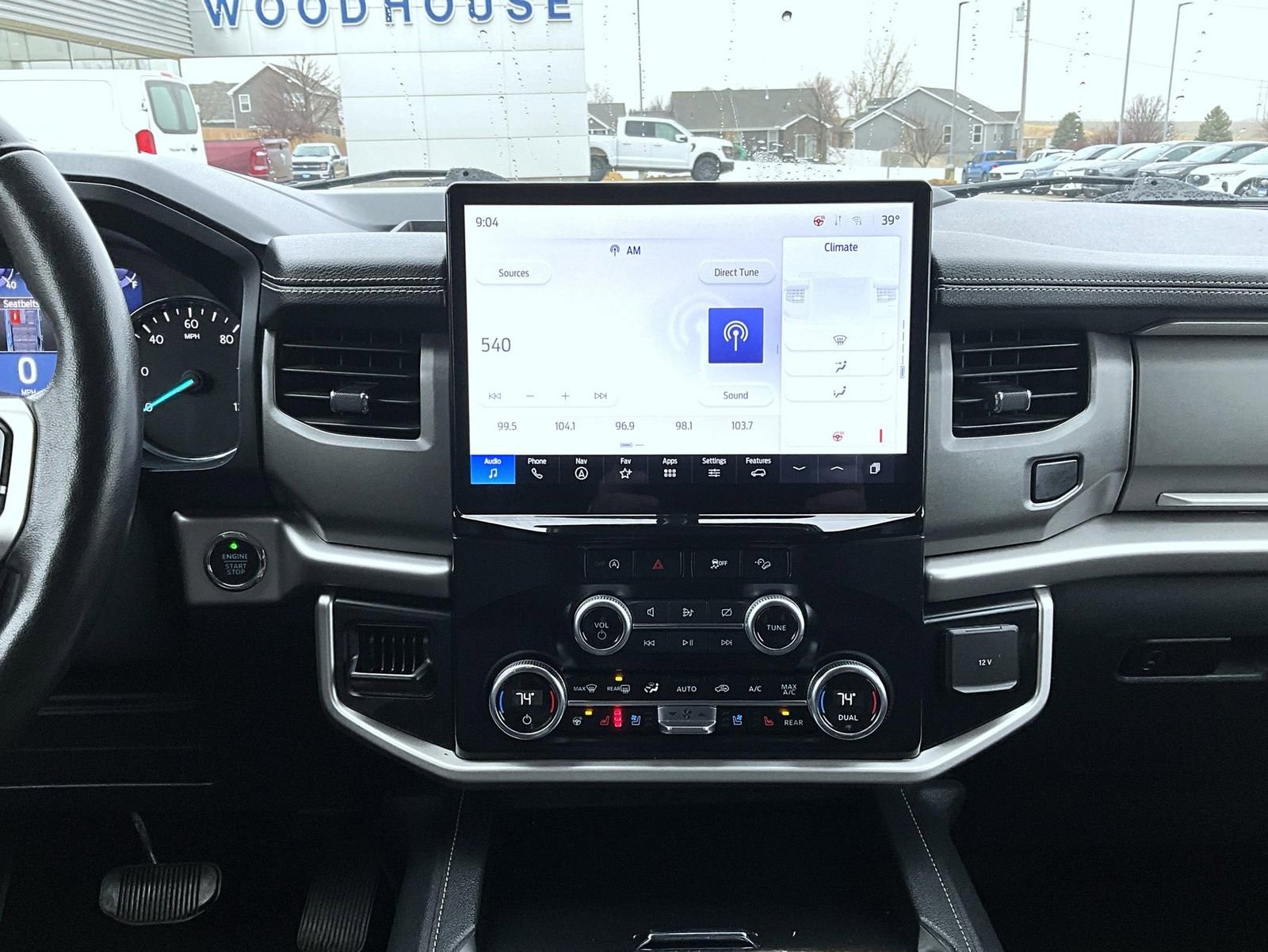 Used 2024 Ford Expedition XLT image 14