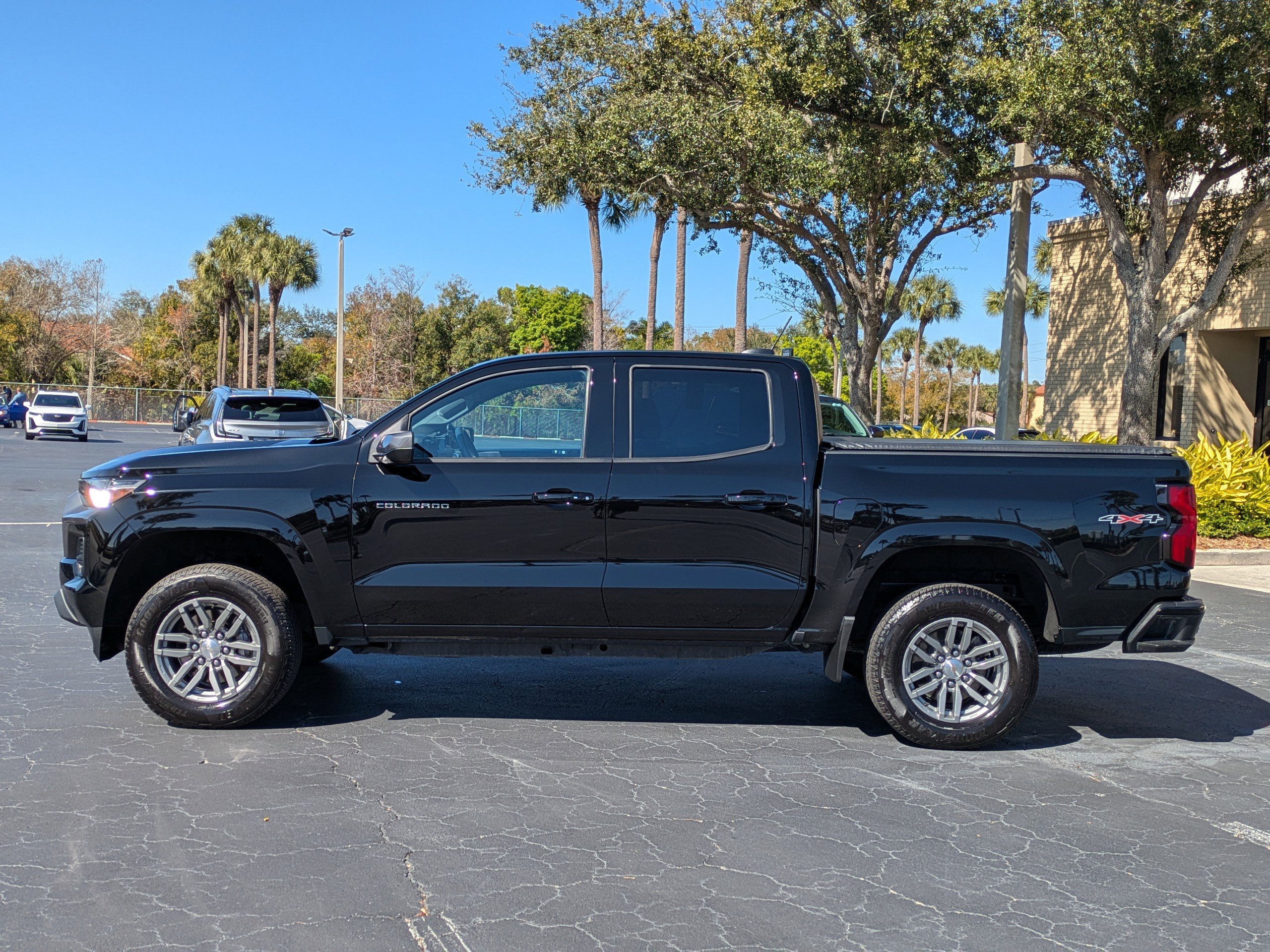 Used 2023 Chevrolet Colorado LT w/ LT Convenience Package II image 3
