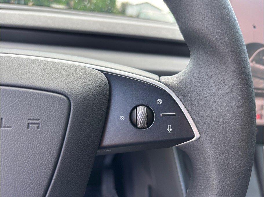 Used 2026 Tesla Model Y 2WD image 21