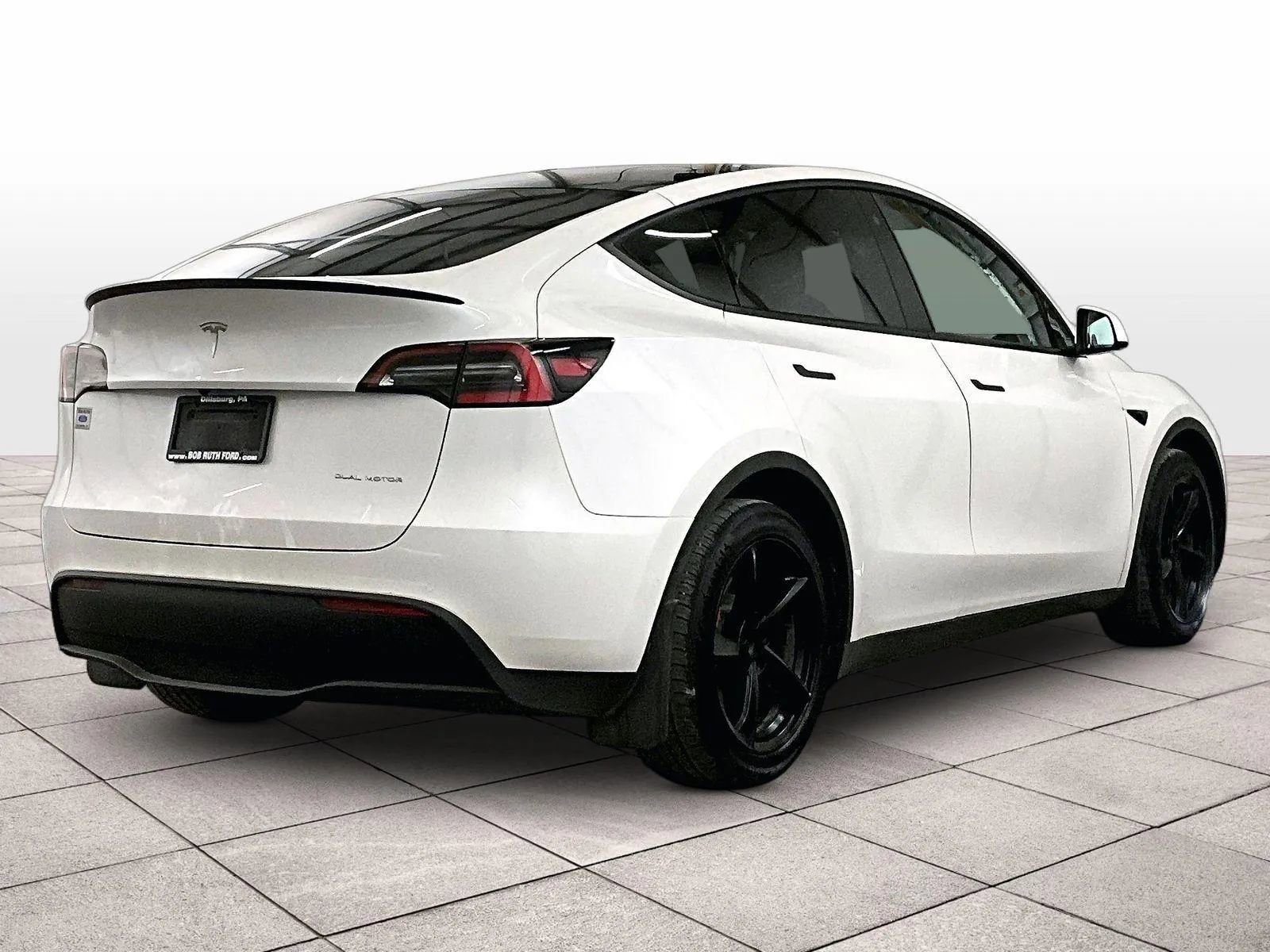 Used 2021 Tesla Model Y Long Range image 11
