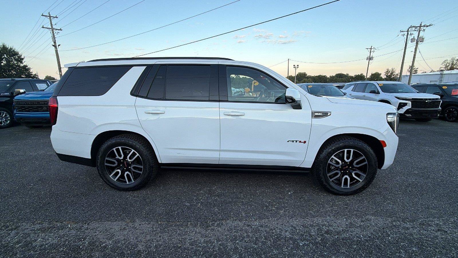 Used 2023 GMC Yukon AT4 w/ AT4 Premium Plus Package AWD/4WD image 8