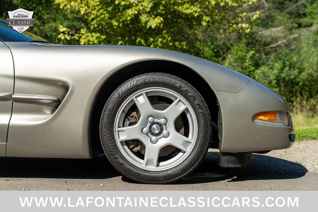 Used 1999 Chevrolet Corvette Coupe RWD image 28