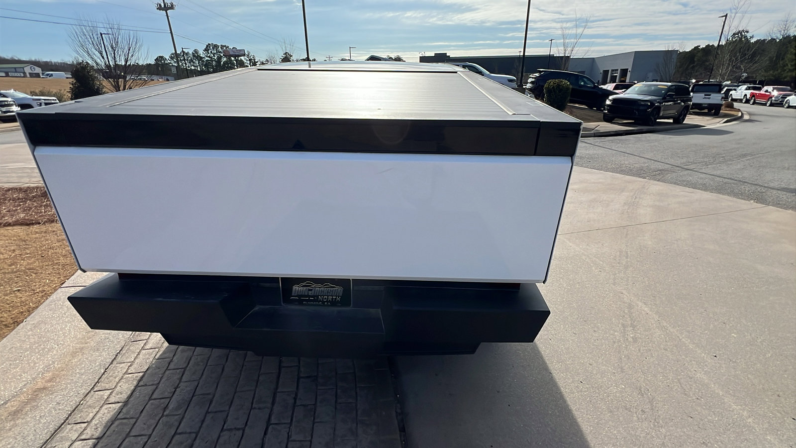 Used 2025 Tesla Cybertruck AWD Crew Cab image 9