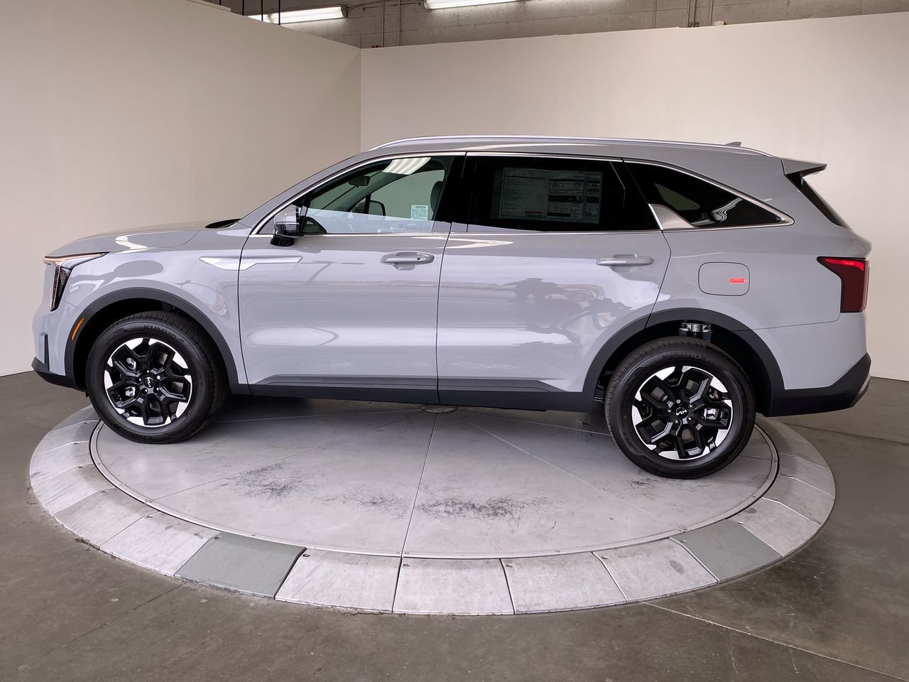 New 2026 Kia Sorento S AWD/4WD image 2