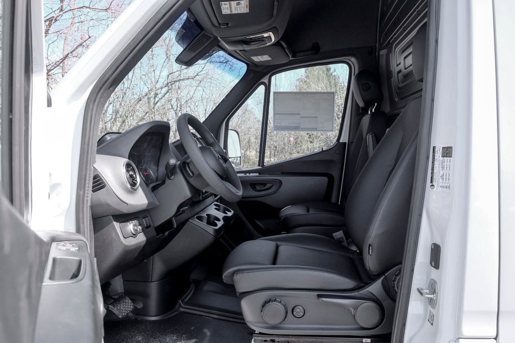 New 2025 Mercedes-Benz Sprinter 2500 image 12