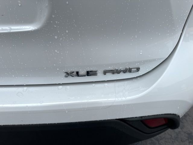 Certified 2022 Toyota Highlander XLE image 9