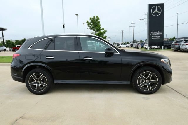 Used 2026 Mercedes-Benz GLC 300 image 2