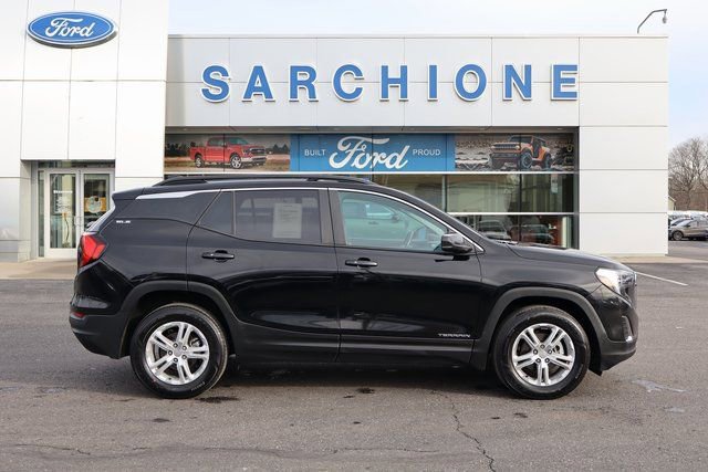 Used 2021 GMC Terrain SLE w/ Driver Convenience Package image 2