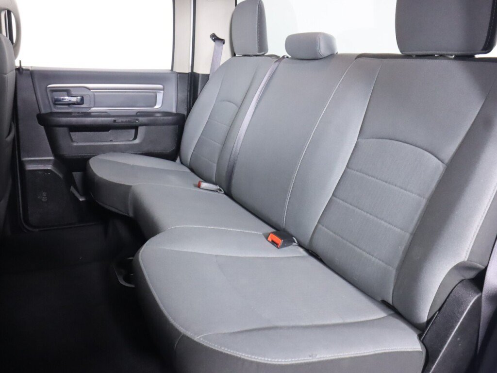 Used 2023 RAM 1500 Classic SLT AWD/4WD image 33