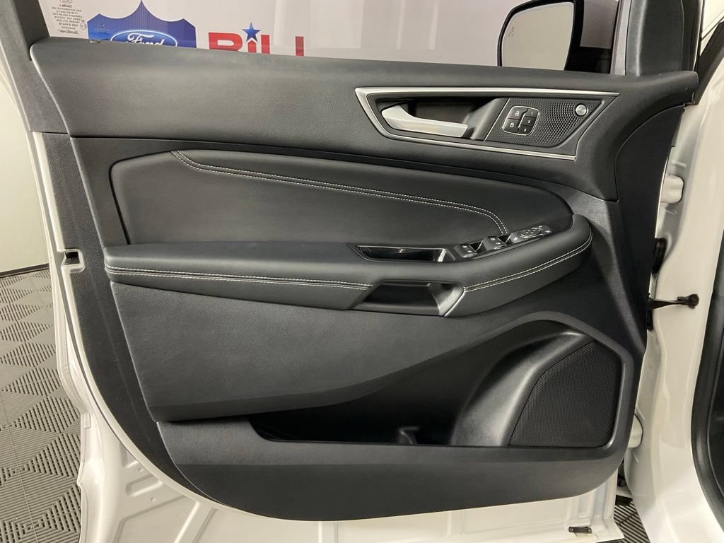 Used 2019 Ford Edge Titanium w/ Equipment Group 301A FWD image 11