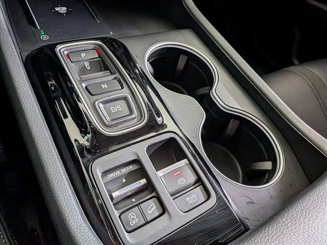 Used 2024 Honda Pilot Touring image 11