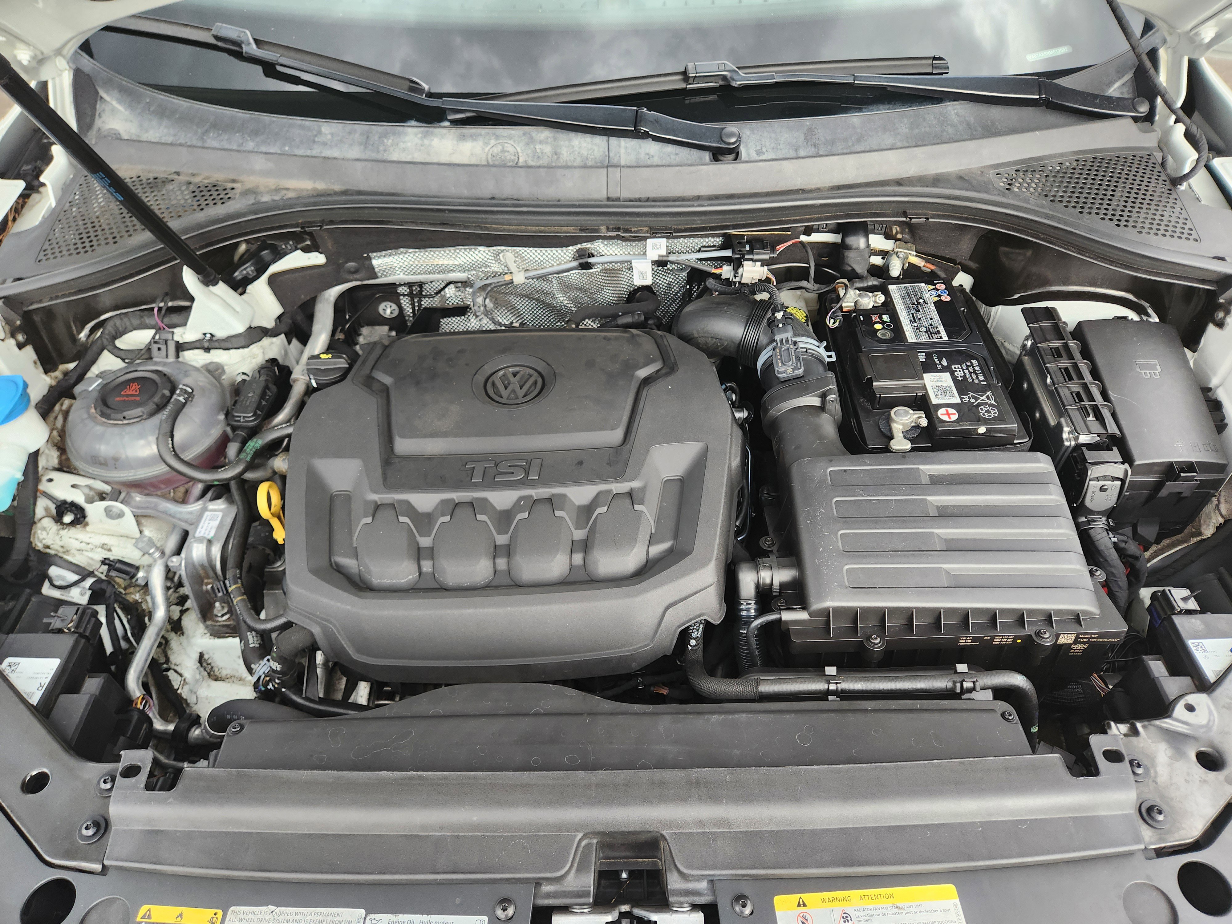 Certified 2022 Volkswagen Tiguan SEL R-Line image 30